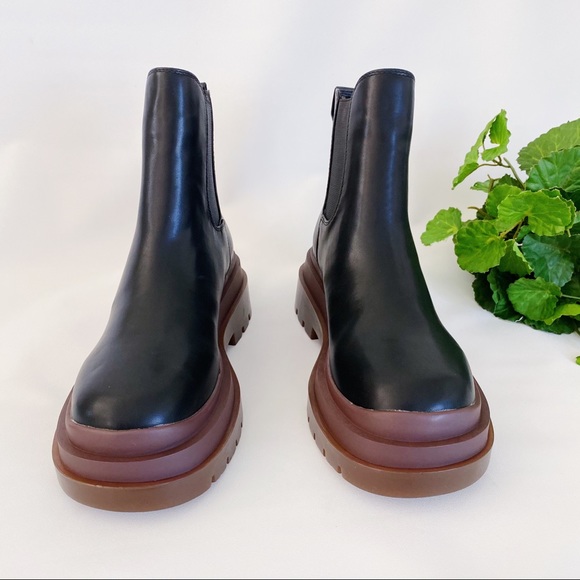 Urban Outfitters | UO Betty Treaded Chelsea Boot Lug Sole Black Brown Combat New - Picture 8 of 16